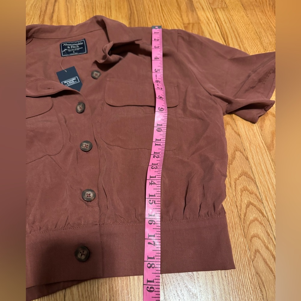 F NWT Brand new women's Abercrombie & Fitch button up top - Picture 6 of 7